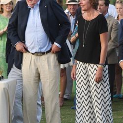 El Rey Juan Carlos y Simoneta Gómez-Acebo sonríen en el torneo de polo de Sotogrande