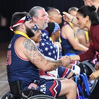 Meghan Markle haciendo entrega de las medallas en los Juegos Invictus de 2018