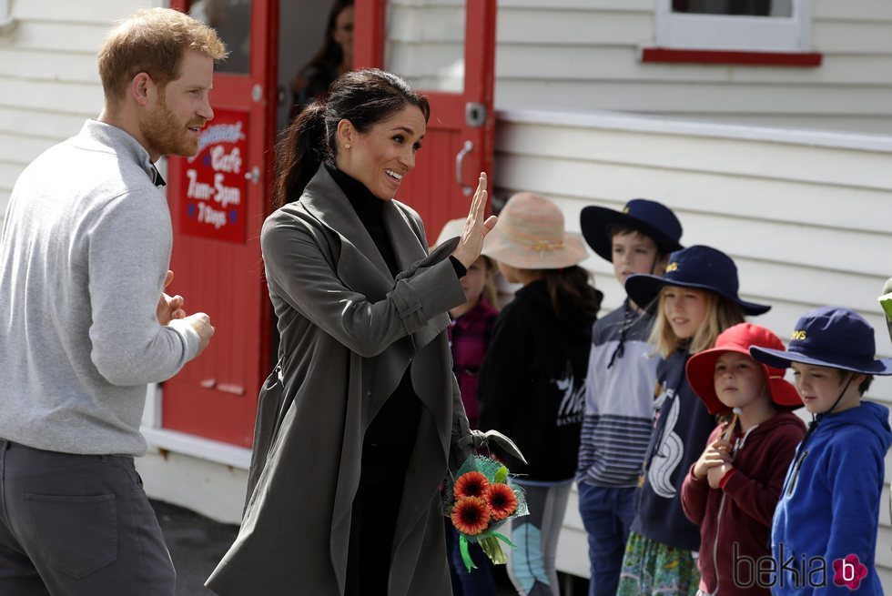 Los Duques de Sussex tras la reunión en el Café Maranui en Wellington