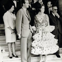 La Reina Sofía vestida de flamenca junto al Rey Juan Carlos