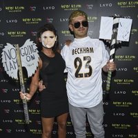 Mel B y Gary Madatyan disfrazados de los Beckham en la fiesta de Halloween 2018 de Heidi Klum