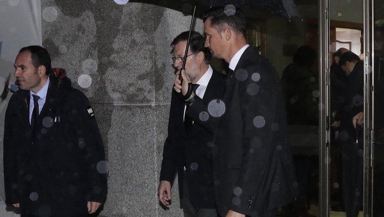 Mariano Rajoy en el funeral de su padre