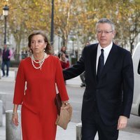 Alberto Ruiz Gallardón y su mujer, María del Mar Utrera en el concierto por el 80 cumpleaños de la Reina Sofía