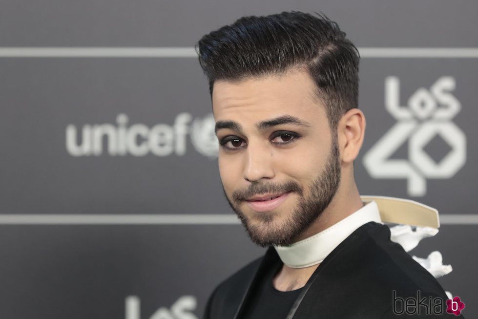 Agoney en la alfombra verde de Los 40 Music Awards 2018