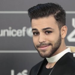 Agoney en la alfombra verde de Los 40 Music Awards 2018