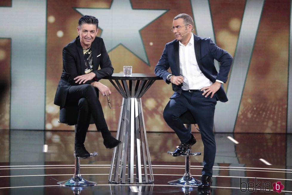 Jorge Javier Vázquez con Ángel Garó en el plató de 'GH VIP 6' en la gala 9