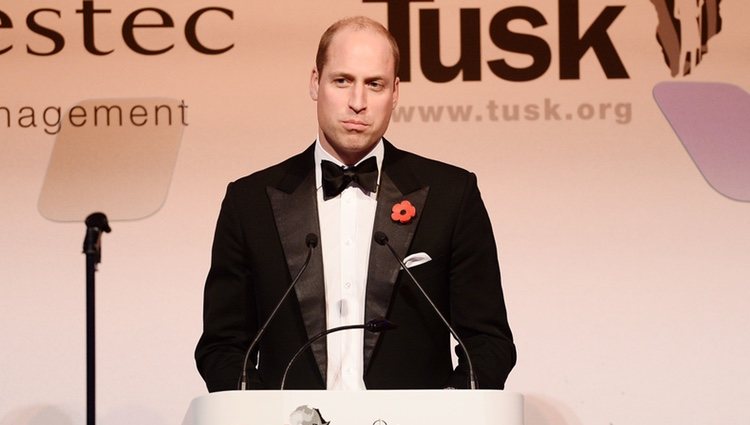 Guillermo de Inglaterra leyendo un discurso en los Tusk Conservation Awards 2018