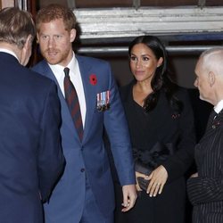 Los Duques de Sussex llegando al  Festival of Remembrance 2018