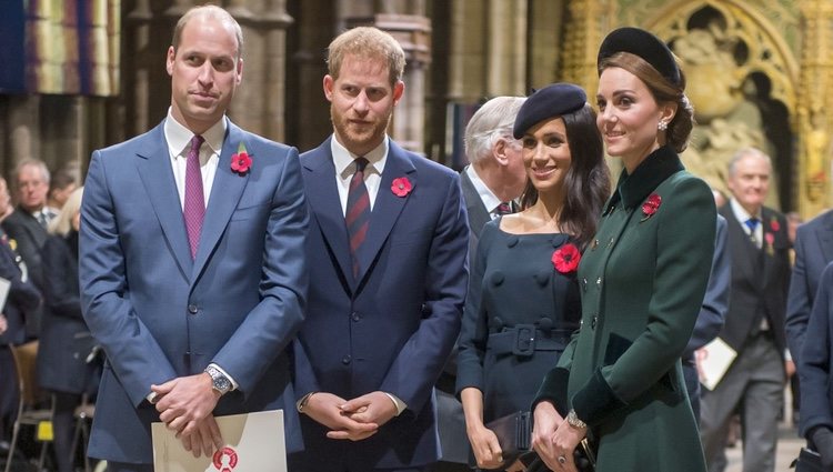 El Príncipe Guillermo y Kate Middleton y el Príncipe Harry y Meghan Markle en la misa por el centenario del final de la I Guerra Mundial