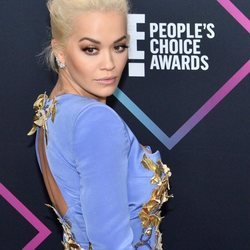 Rita Ora en la alfombra roja de los People's Choice Awards 2018