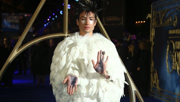 Ezra Miller en el estreno de 'Animales Fantásticos: Los Crímenes de Grindelwald'