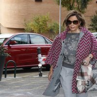 María Teresa Campos acude a visitar a su hija Terelu Campos al hospital tras pasar la noche ingresada