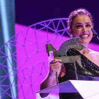 Patricia López Arnaiz recogiendo su galardón en los Premios Ondas 2018