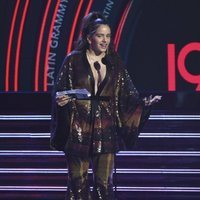 Rosalía en la gala en los Grammy Latinos 2018