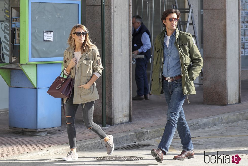 Rafa Medina y Laura Vecino llegando a la boda de Marta Ortega y Carlos Torretta