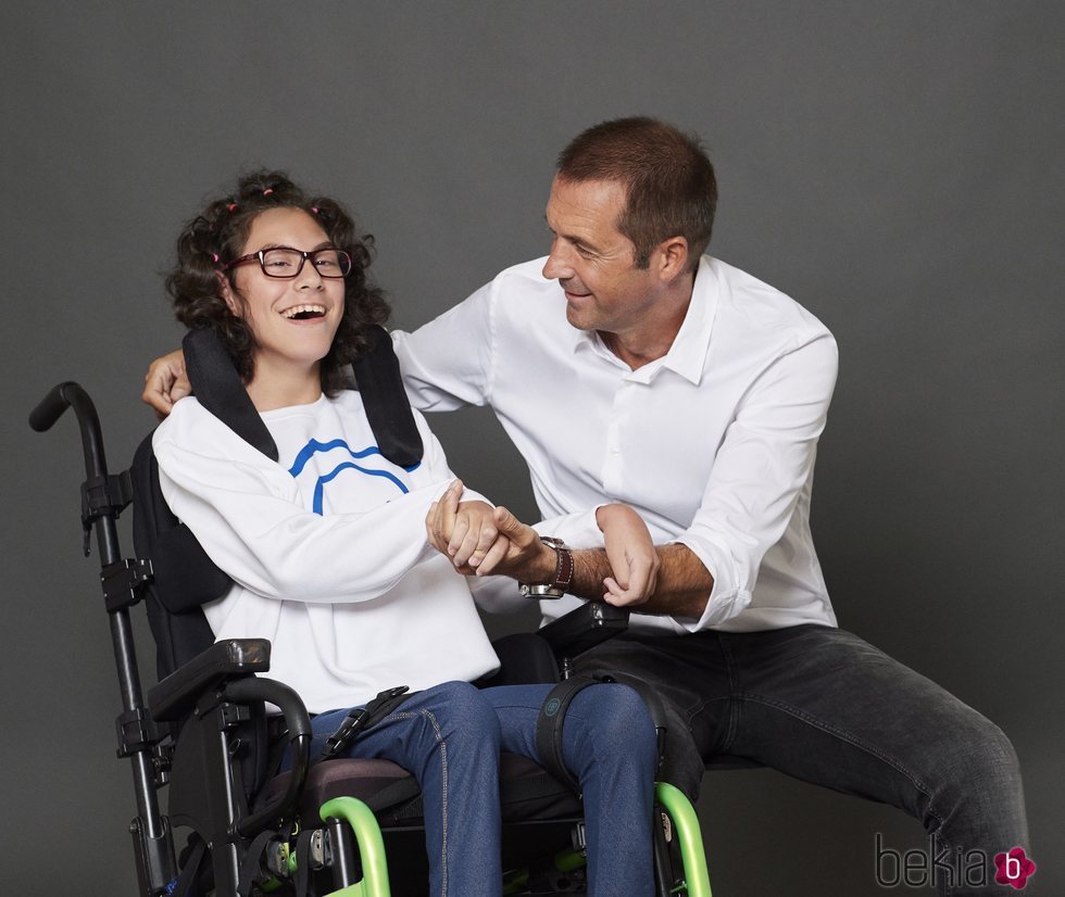 Manu Carreño posa para el Calendario Solidario Hospital San Rafael 2019