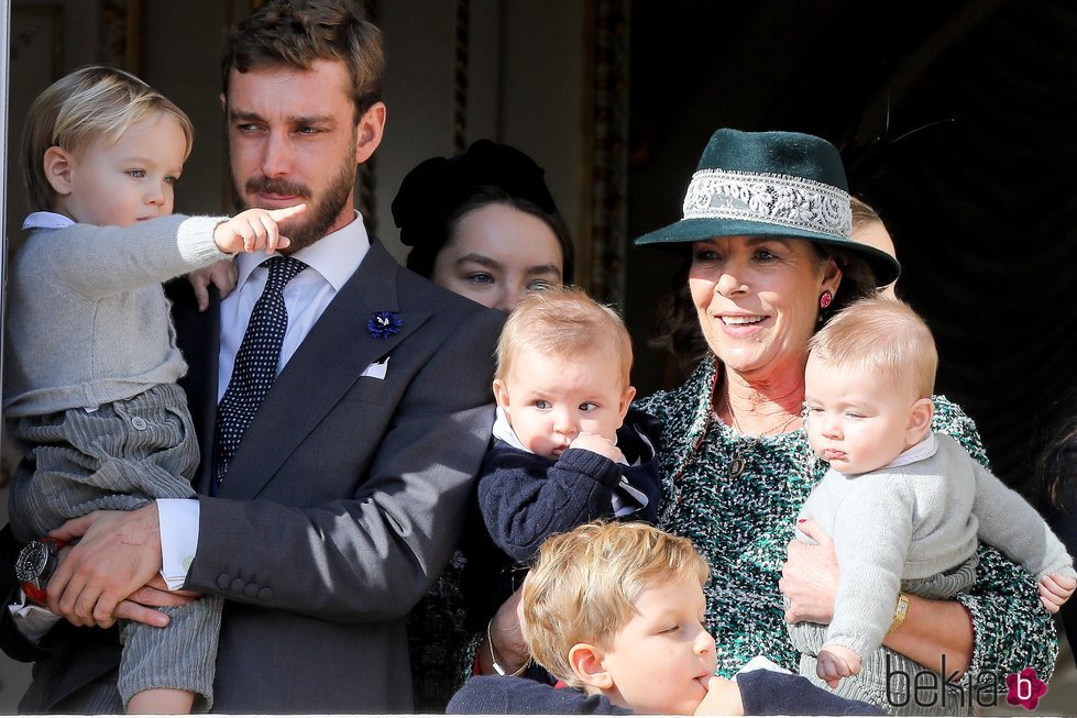 Pierre Casiraghi con sus hijos y sus sobrinos junto a la Princesa Carolina en el Día Nacional de Mónaco 2018