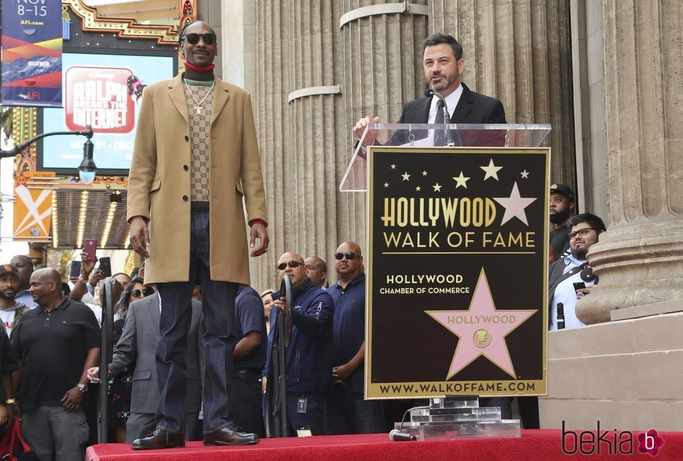 Snoop Dogg y Jimmy Kimmel en el Paseo de la Fama de Hollywood