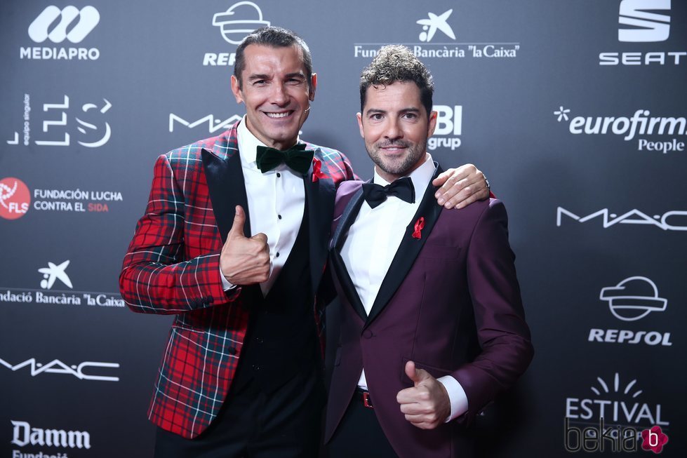 Jesús Vázquez y David Bisbal en la gala 'People in red' 2018