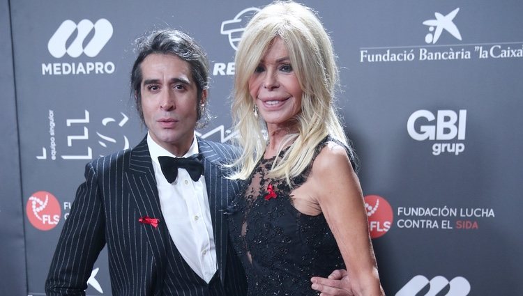 Mario Vaquerizo y Bibiana Fernández en la gala 'People in red' 2018