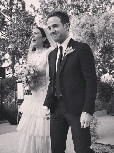 Mandy Moore y Taylor Goldsmith en su boda