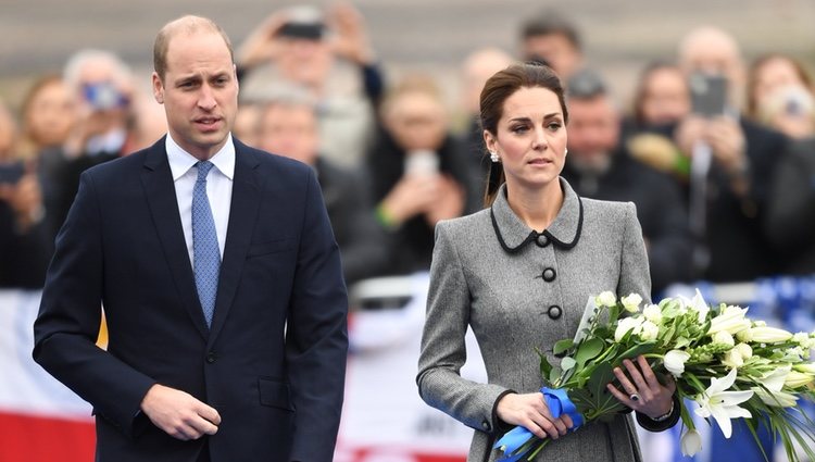 Los Duques de Cambridge durante un homenaje en Leicester