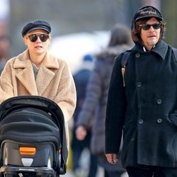 Diane Kruger y Norman Reedus paseando con su hijo