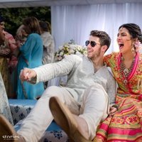 Nick Jonas y Priyanka Chopra en la celebración del Mehendi