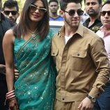 Nick Jonas y Priyanka Chopra en el aeropuerto de Jodhpur