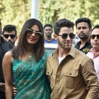 Nick Jonas y Priyanka Chopra en el aeropuerto de Jodhpur