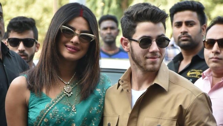 Nick Jonas y Priyanka Chopra en el aeropuerto de Jodhpur