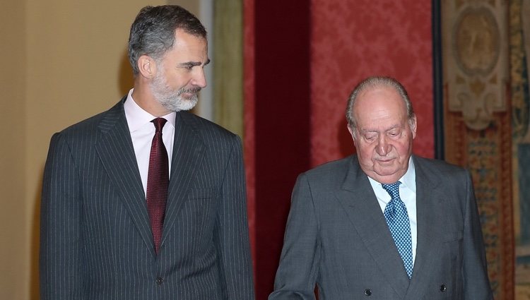 El Rey Felipe con el Rey Juan Carlos celebran el 40 aniversario de la Constitución