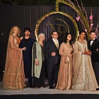 Nick Jonas y Priyanka Chopra junto a sus familiares en Nueva Delhi