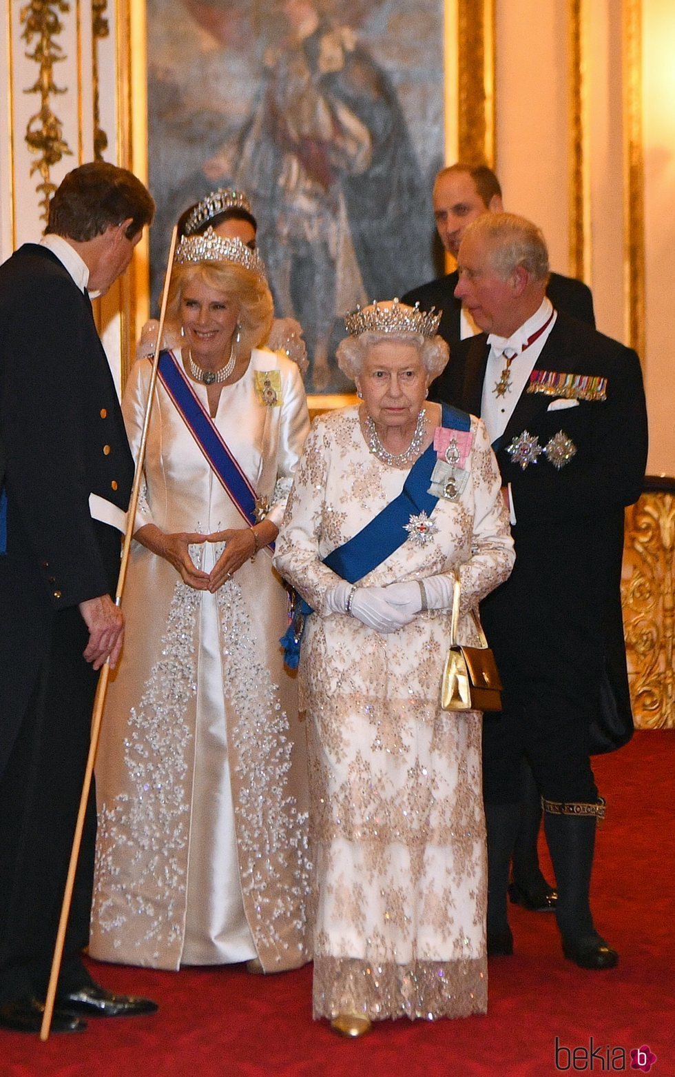 La Reina Isabel, el Príncipe Carlos, Camilla Parker y los Duques de Cambridge en la recepción al Cuerpo Diplomático