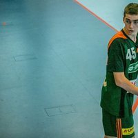 Pablo Urdangarin jugando un partido de balonmano en Hannover