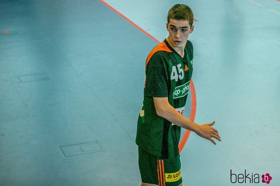 Pablo Urdangarin jugando un partido de balonmano en Hannover