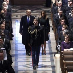 Donald y Melania Trumo llegando al funeral de George W. H. Bush