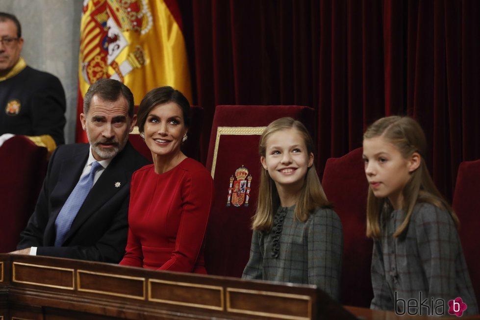 Los Reyes Felipe y Letizia, la Princesa Leonor y la Infanta Sofía en el 40 aniversario de la Constitución