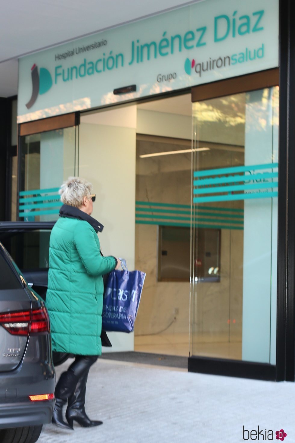 Terelu Campos llegando a la Fundación Jiménez Díaz