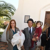 Olivia de Borbón y Julián Porras en el bautizo de su segundo hijo