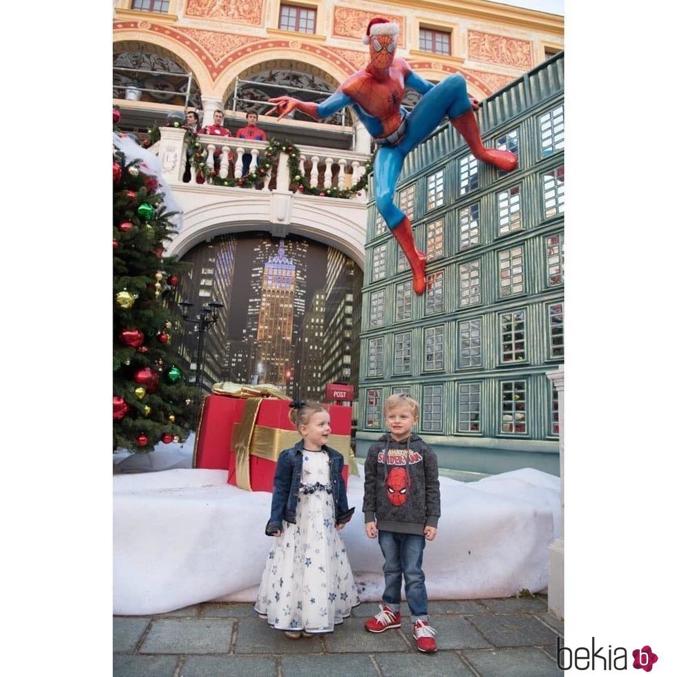 Jacques y Gabriella celebran su 4 cumpleaños con una fiesta de superhéroes