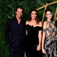 Rande Gerber, Cindy Crawford, Kaia y Presley Gerber en los British Fashion Awards 2018