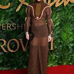 Bar Rafaeli en los British Fashion Awards 2018