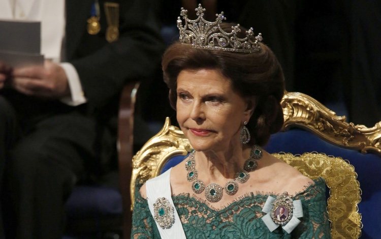 La Reina Silvia de Suecia en la gala de entrega de los Premios Nobel 2018