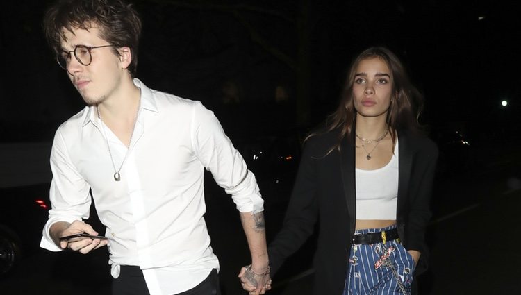 Brooklyn Beckham y Hana Cross