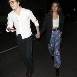 Brooklyn Beckham y Hana Cross