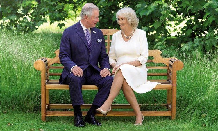 El Príncipe Carlos y Camilla Parker felicitan la Navidad 2018 desde Clarence House