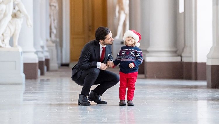 Carlos Felipe y Alejandro de Suecia en la recogida de árboles de Navidad