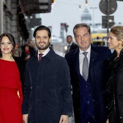 Carlos Felipe de Suecia y Sofia Hellqvist con Magdalena de Suecia y Chris O'Neill en el seminario por el 75 cumpleaños de Silvia de Suecia