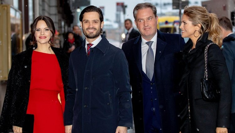 Carlos Felipe de Suecia y Sofia Hellqvist con Magdalena de Suecia y Chris O'Neill en el seminario por el 75 cumpleaños de Silvia de Suecia